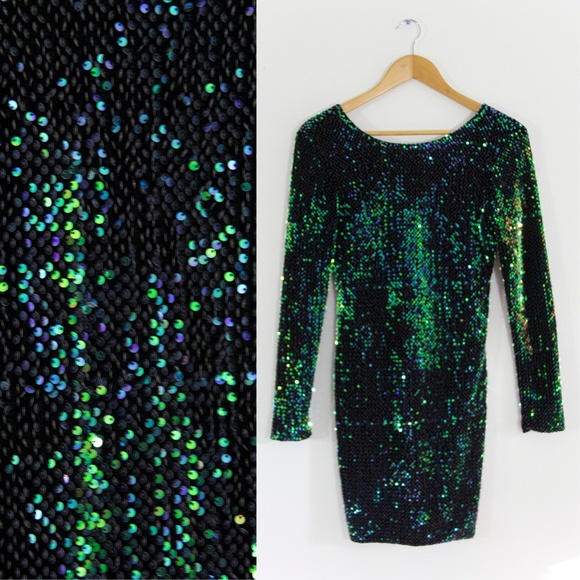 Motel Rocks Dresses & Skirts - ✨Motel Rocks Emerald Iridescent Sequins Dress✨